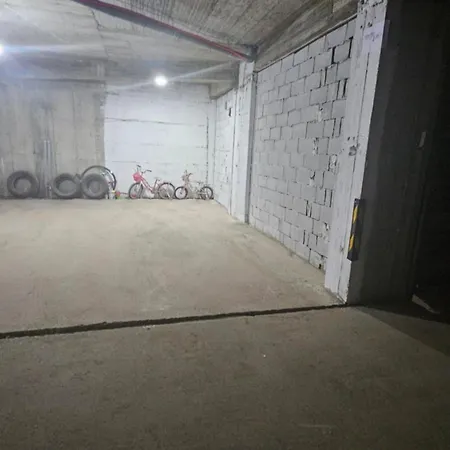 아파트 Olive 티라나